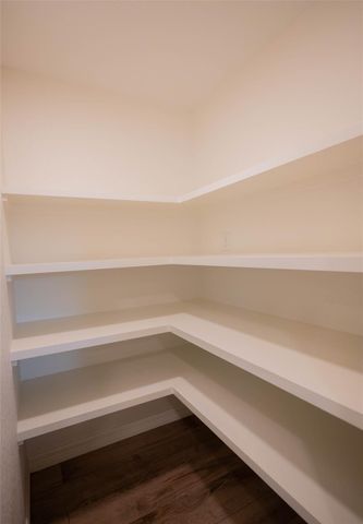 117 W Mahan Street, Richwood, TX 77531