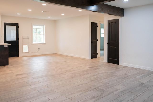117 W Mahan Street, Richwood, TX 77531