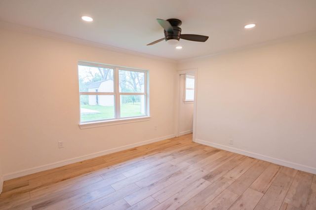 117 W Mahan Street, Richwood, TX 77531