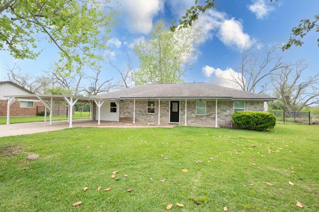 117 W Mahan Street, Richwood, TX 77531