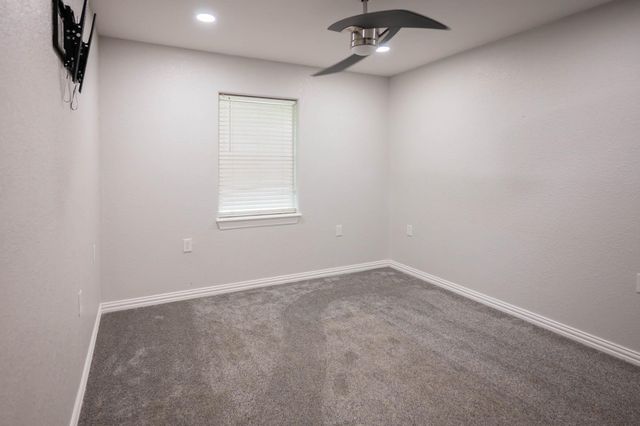 117 W Mahan Street, Richwood, TX 77531