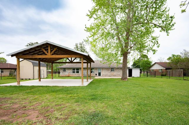 117 W Mahan Street, Richwood, TX 77531