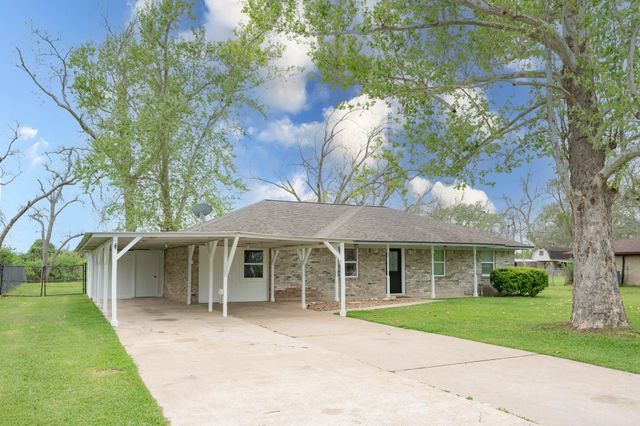 117 W Mahan Street, Richwood, TX 77531