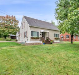 650 E Tuscarawas Avenue, Barberton, OH 44203