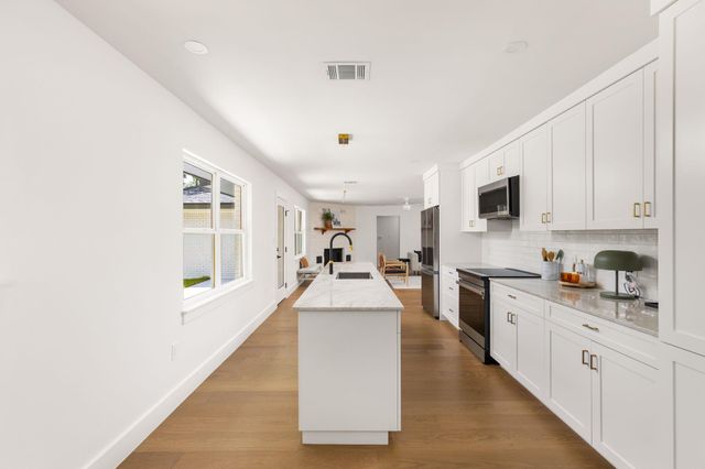 4501 Pack Saddle PASS, Austin, TX 78745