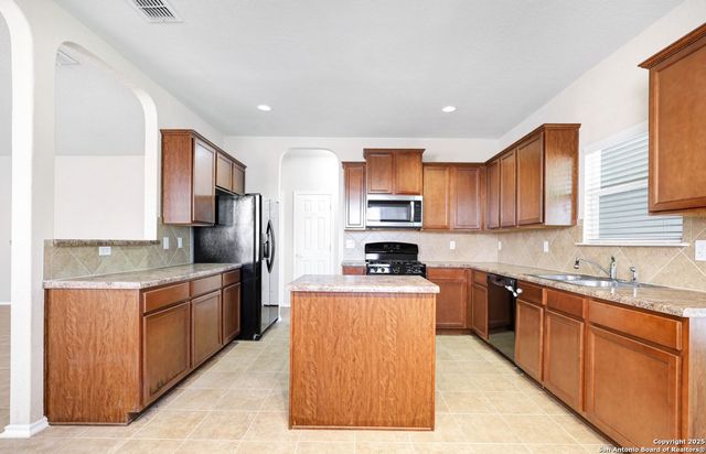 6303 Black Bear, San Antonio, TX 78253