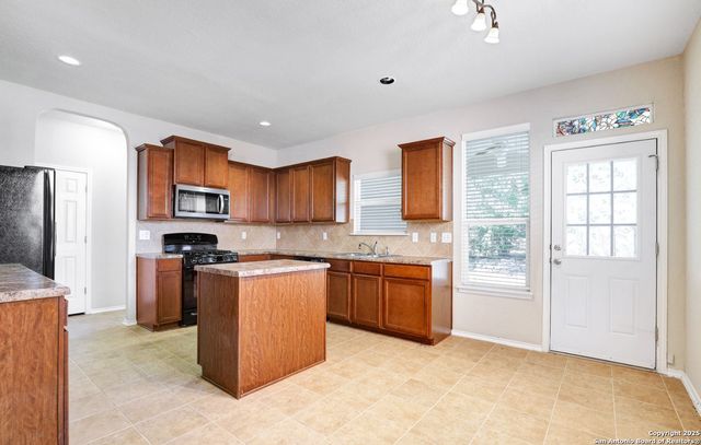 6303 Black Bear, San Antonio, TX 78253