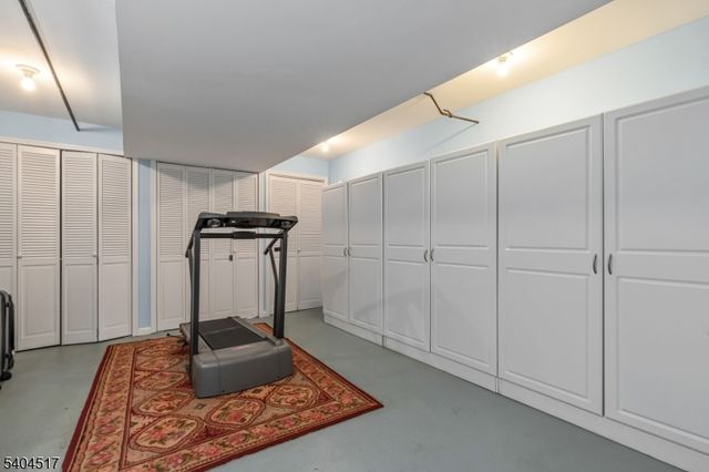 6 Deerfield Rd, New Providence Boro, NJ 07974