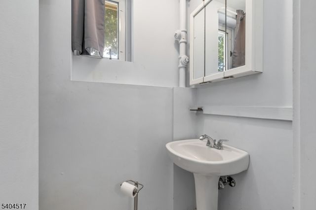 6 Deerfield Rd, New Providence Boro, NJ 07974