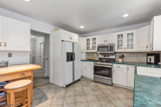6 Deerfield Rd, New Providence Boro, NJ 07974