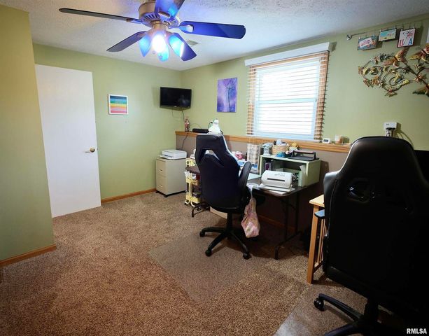 612 N 5TH Place, Eldridge, IA 52748