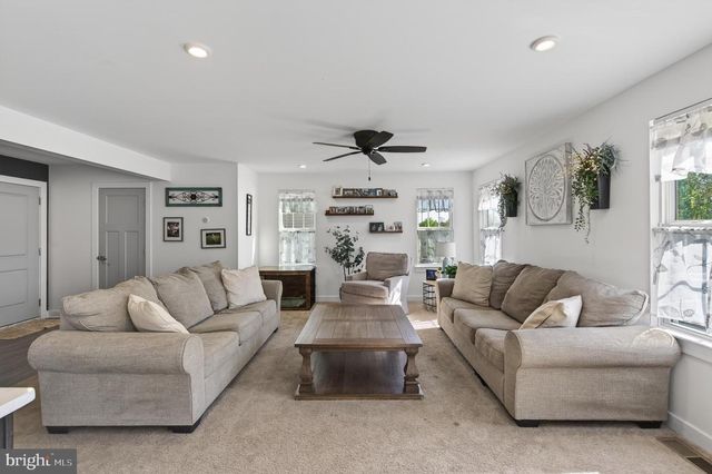 138 PIXIE MOSS RD, Pottstown, PA 19464