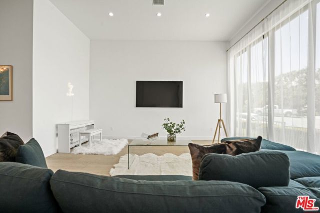 12136 Clarkson Road, Los Angeles, CA 90064