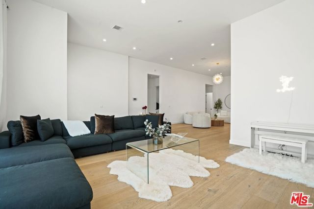 12136 Clarkson Road, Los Angeles, CA 90064