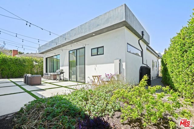 12136 Clarkson Road, Los Angeles, CA 90064