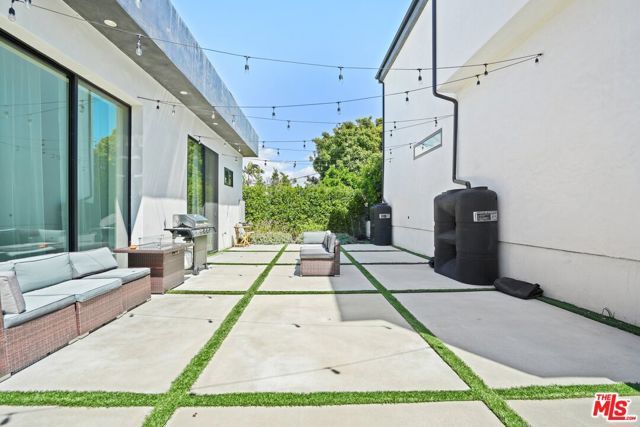 12136 Clarkson Road, Los Angeles, CA 90064