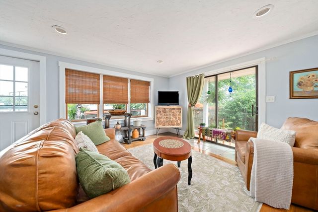 62 Alvern Rd, Pembroke, MA 02359