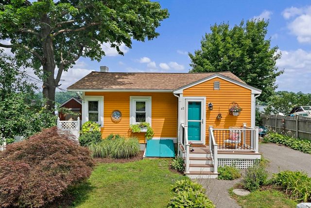 62 Alvern Rd, Pembroke, MA 02359