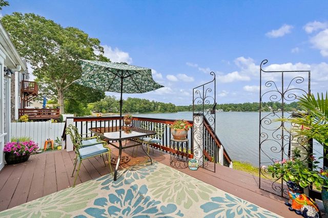62 Alvern Rd, Pembroke, MA 02359