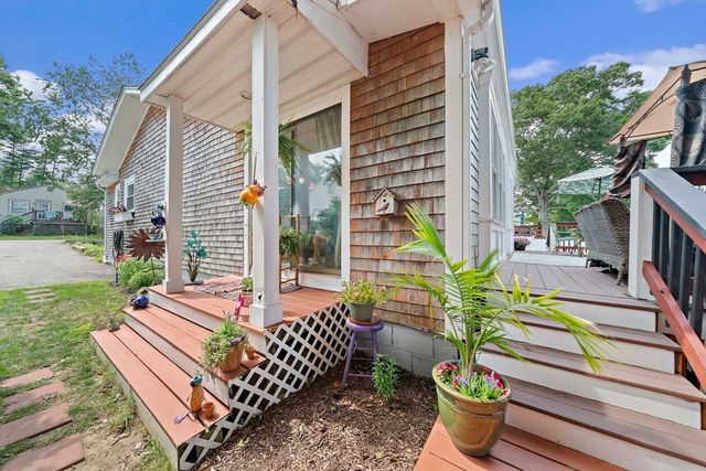 62 Alvern Rd, Pembroke, MA 02359