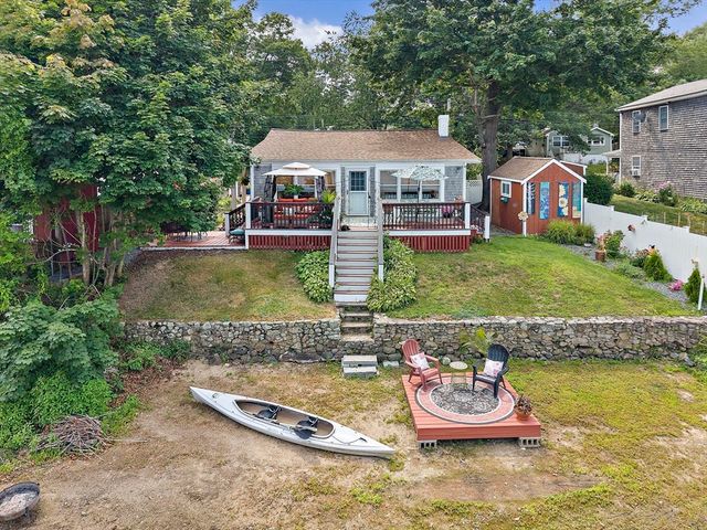 62 Alvern Rd, Pembroke, MA 02359