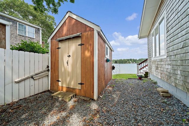 62 Alvern Rd, Pembroke, MA 02359
