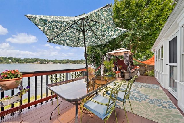 62 Alvern Rd, Pembroke, MA 02359
