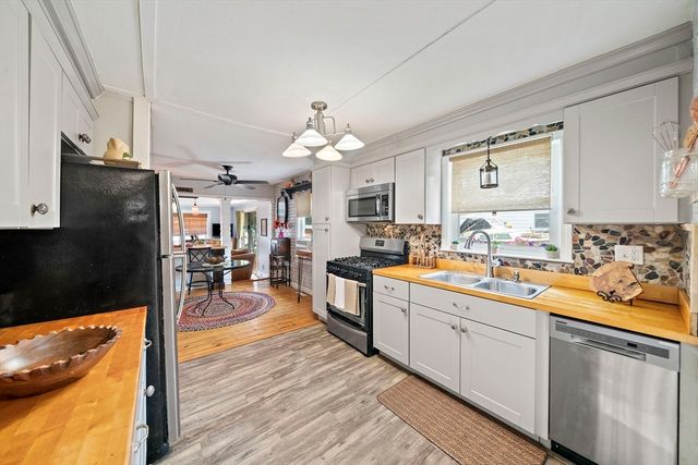 62 Alvern Rd, Pembroke, MA 02359