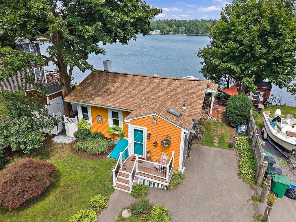 62 Alvern Rd, Pembroke, MA 02359