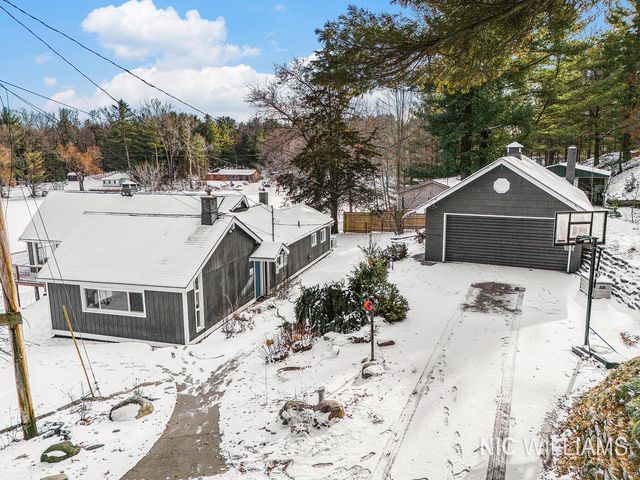 10848 Simpson West Street NE, Greenville, MI 48838