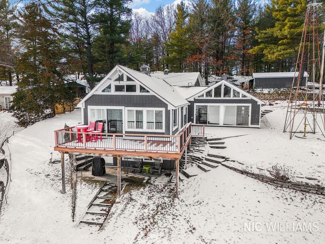 10848 Simpson West Street NE, Greenville, MI 48838