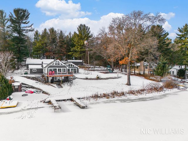 10848 Simpson West Street NE, Greenville, MI 48838