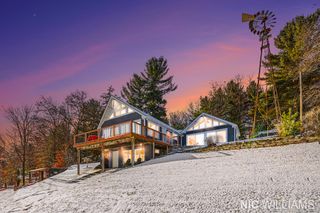 10848 Simpson West Street NE, Greenville, MI 48838