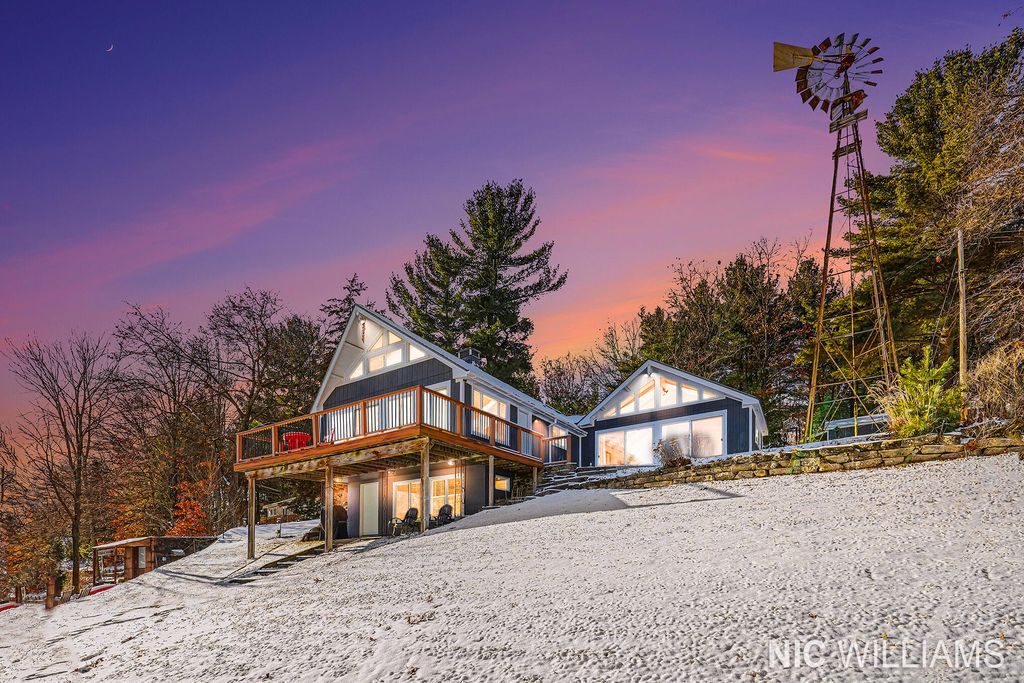 10848 Simpson West Street NE, Greenville, MI 48838