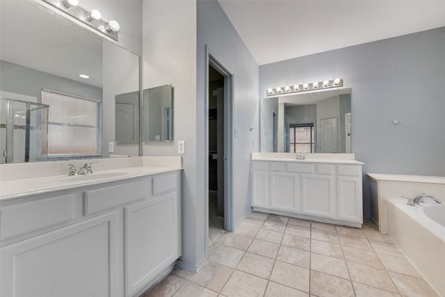 2830 Rochester Court, Grand Prairie, TX 75052