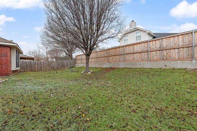 2830 Rochester Court, Grand Prairie, TX 75052