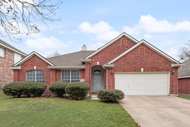 2830 Rochester Court, Grand Prairie, TX 75052