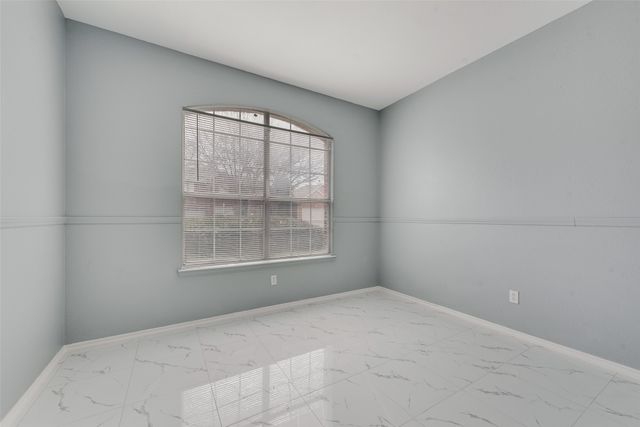 2830 Rochester Court, Grand Prairie, TX 75052