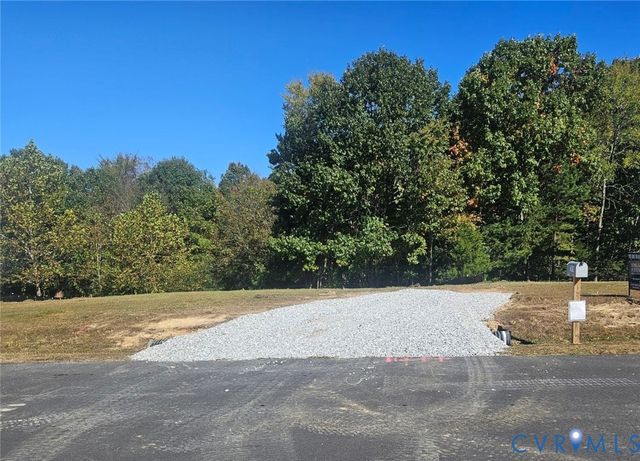 1910 Woodland Trl, Farmville, VA 23901