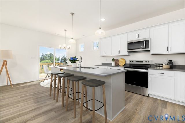 1910 Woodland Trl, Farmville, VA 23901