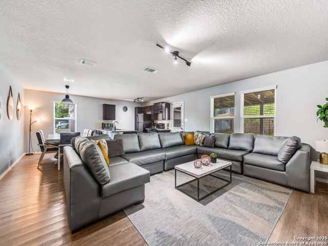 11326 Babcock Bnd, San Antonio, TX 78249