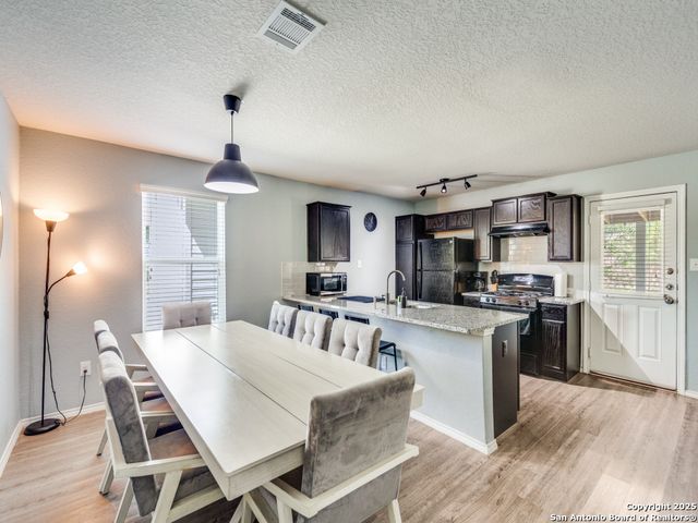 11326 Babcock Bnd, San Antonio, TX 78249