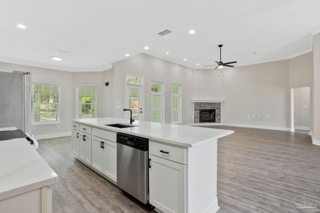 2409 Sweetheart Ln, Pensacola, FL 32526