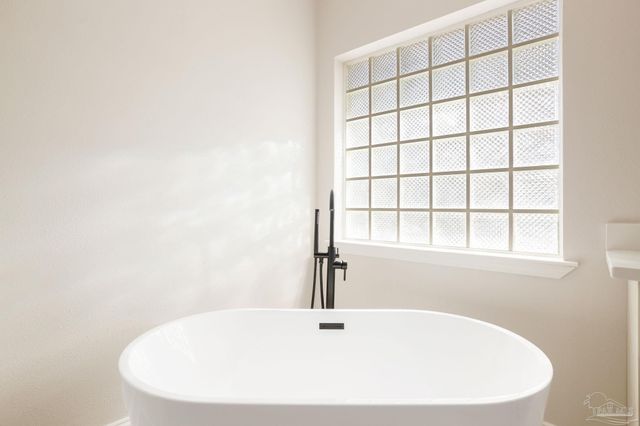 2409 Sweetheart Ln, Pensacola, FL 32526