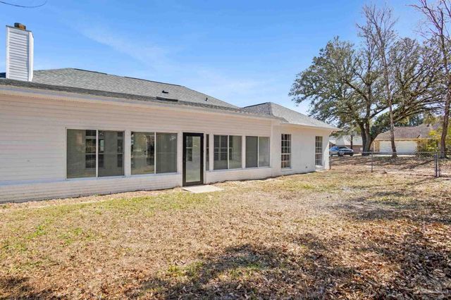 2409 Sweetheart Ln, Pensacola, FL 32526