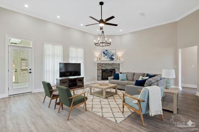 2409 Sweetheart Ln, Pensacola, FL 32526