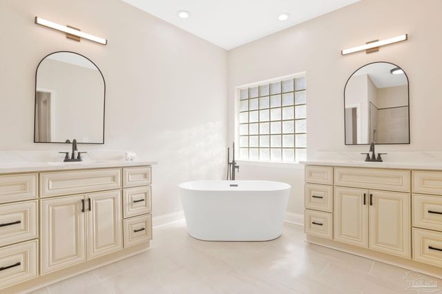 2409 Sweetheart Ln, Pensacola, FL 32526