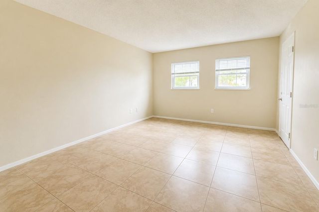 828 SKY LAKE CIRCLE B, Orlando, FL 32809