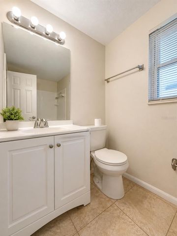 828 SKY LAKE CIRCLE B, Orlando, FL 32809