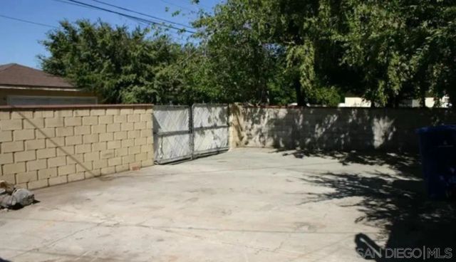 7535 Magnolia Ave, Riverside, CA 92504